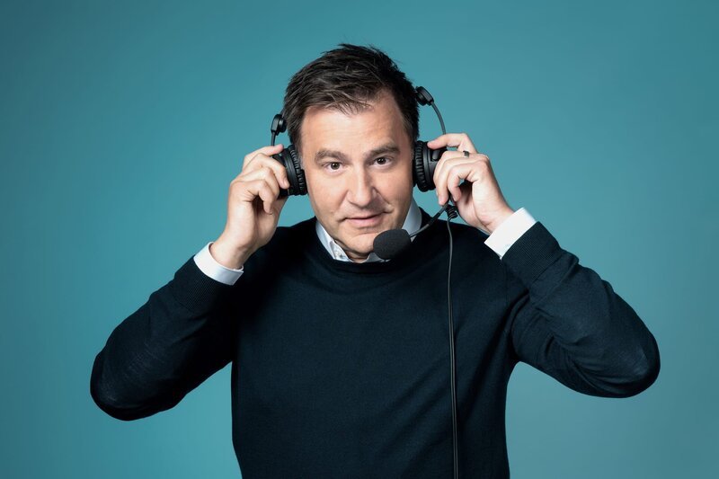 Sascha Ruefer – Kommentator – Bild: SRF/​Oscar Alessio