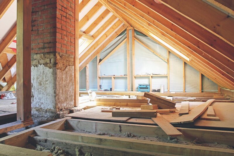 restoration, renovation, house interior – Bild: ronstik/​Shutterstock