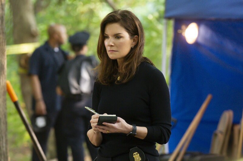 Dana Mosier (Sela Ward) – Bild: 2018 CBS Broadcasting, Inc. All Rights Reserved /​ Jeffrey Neira Lizenzbild frei
