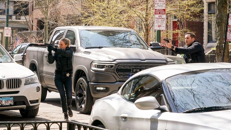 Hailey Upton (Tracy Spiridakos) und Jay Halstead (Jesse Lee Soffer) – Bild: AXN