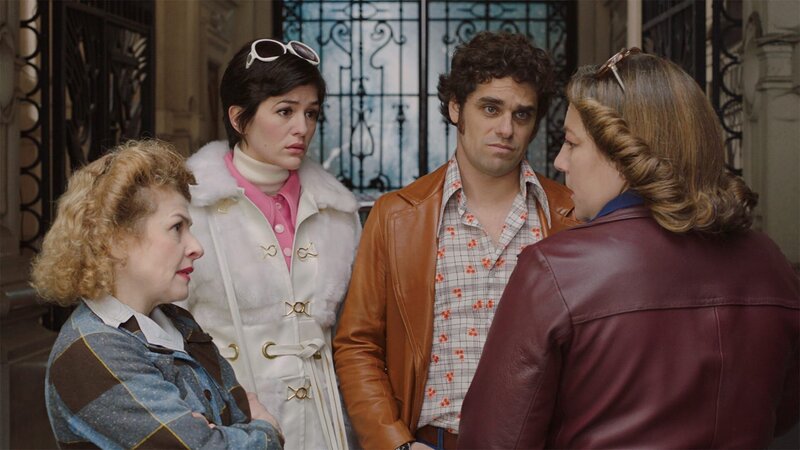 Rose Bellecour (Chloé Chaudoye, l.) Max Beretta (Arthur Dupont, m.) und Annie Greco (Emilie Gavois-Kahn, r.) – Bild: AXN White