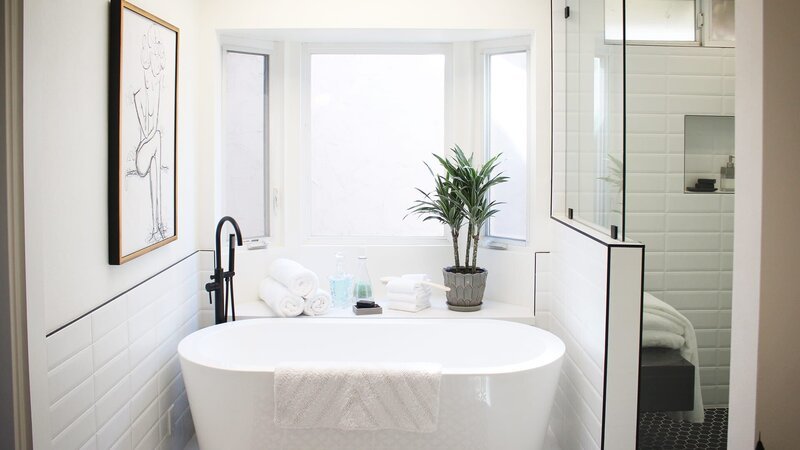 Master bathroom. – Bild: HGTV