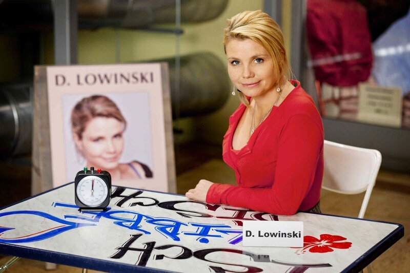 (3. Staffel) – Danni Lowinski (Annette Frier) ist die ungewöhnlichste Rechtsanwältin von Köln … – Bild: SAT.1 /​ Frank Dicks Eigenproduktionsbild frei