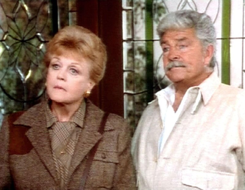 Jessica (Angela Lansbury) besucht ihren alten Freund Lee (Dale Robertson), dessen Schwiegertochter ermordet wurde. – Bild: Warner TV Serie