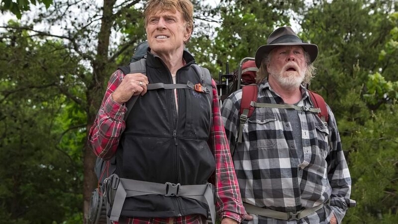 SENDER: ARD – SENDETITEL: Picknick mit Bären – UNTERTITEL: A Walk To The Woods – CAPTION: ARD Degeto PICKNICK MIT BÄREN, „A Walk To The Woods“, am Dienstag (31.07.18) um 22:45 Uhr im ERSTEN..Ein seltener Moment des Verschnaufens: Bill Bryson (Robert Redford, li.) und Katz (Nick Nolte) genießen die Schönheit der Natur..© ARD Degeto/Broad Green Pictures, honorarfrei – Verwendung gemäß der AGB im engen inhaltlichen, redaktionellen Zusammenhang mit genannter Degeto-Sendung und bei Nennung „Bild: ARD Degeto/Broad Green Pictures“ (S2+). ARD Degeto/Programmplanung und Presse, Tel: 069/1509–335, degeto-presse@degeto.de – Bild: ARD Degeto/Broad Green Pictures SENDER: ARD – SENDETITEL: Picknick mit Bären – UNTERTITEL: A Walk To The Woods – CAPTION: ARD Degeto PICKNICK MIT BÄREN, „A Walk To The Woods“, am Dienstag (31.07.18) um 22:45 Uhr im ERSTEN..Ein seltener Moment des Verschnaufens: Bill Bryson (Robert Redford, li.) und Katz (Nick Nolte) genießen die Schönheit der Natur..© ARD Degeto/Broad Green Pictures, honorarfrei – Verwendung gemäß der AGB im engen inhaltlichen, redaktionellen Zusammenhang mit genannter Degeto-Sendung und bei Nennung „Bild: ARD Degeto/Broad Green Pictures“ (S2+). ARD Degeto/Programmplanung und Presse, Tel: 069/1509–335, degeto-presse@degeto.de – Bild: ARD Degeto/Broad Green Pictures