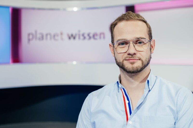 Moderator Rainer Maria Jilg. – Bild: BR/​Julia Müller/​Julia Müller
