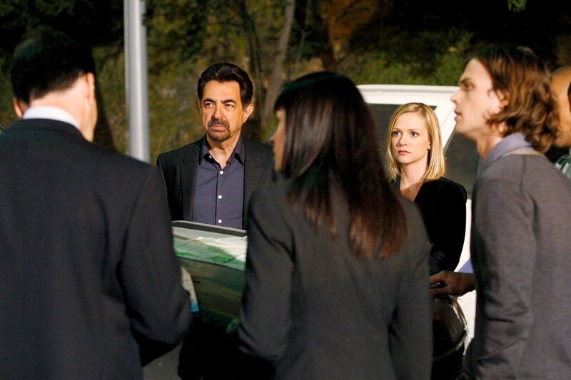 Auf der Suche nach einem Serientäter: Hotch, Rossi, Prentiss, JJ und Reid. – Bild: 13th Street