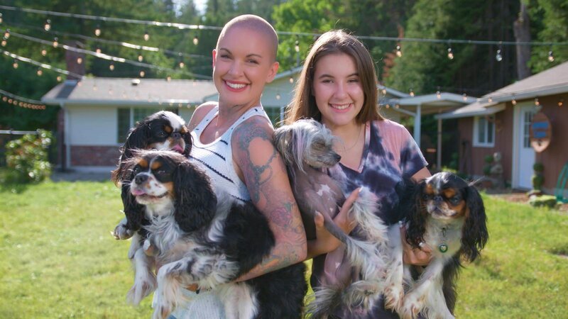 Amanda & Jade w/​ pack – Hero Shot. – Bild: Discovery Communications, LLC