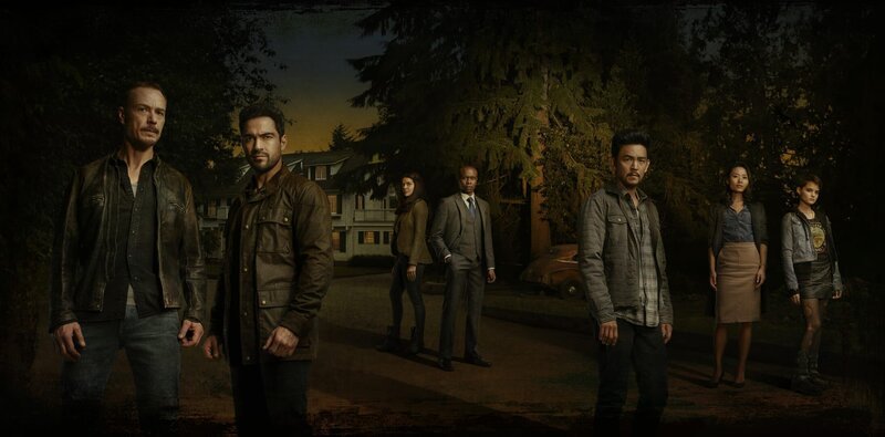 (2. Staffel) – Dunkle Mächte bedrohen (v.l.n.r.) Pater Marcus (Ben Daniels), Pater Tomas (Alfonso Herrera), Mouse (Zuleikha Robinson), Pater Bennett (Kurt Egyiawan), Andrew Kim (John Cho), Rose Cooper (Li Jun Li) und Verity (Brianna Hildebrand) … – Bild: 2017 Fox and its related entities. All rights reserved. Lizenzbild frei