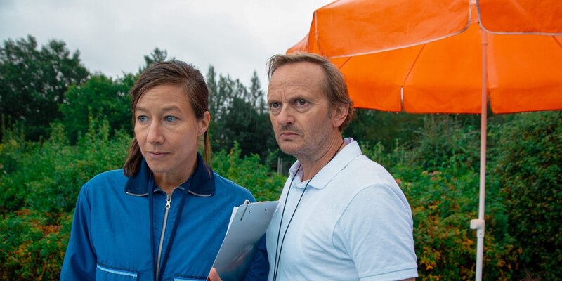 Beckenrand Sheriff – Bild: ORF/​Leonine/​Luis Zeno Kuhn