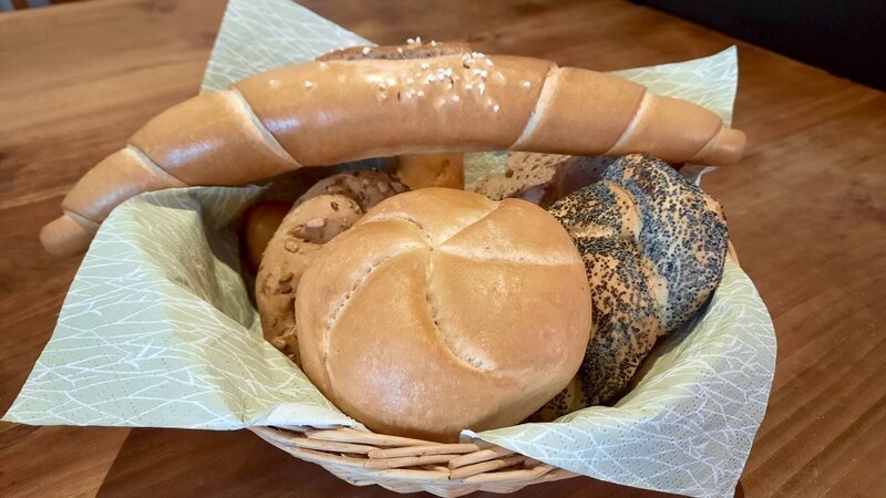 Körberl mit Gebäck. – Bild: ORF/Produktion West/Gerhard Mader Körberl mit Gebäck. – Bild: ORF/Produktion West/Gerhard Mader