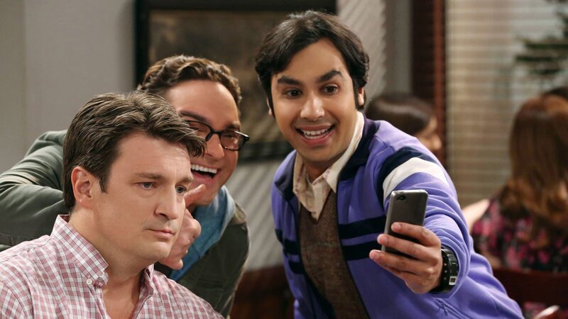 Nathan Fillion , Johnny Galecki, Kunal Nayyar – Bild: PLURIMEDIA (CBS Entertainment)