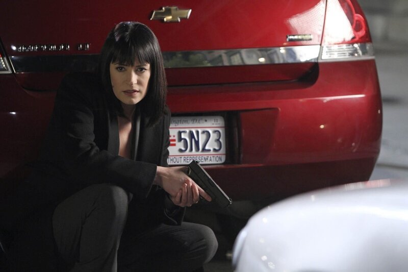 In Washington D.C. werden in einer Nacht mehrere Familien getötet. Die Polizei bittet das BAU-Team um Prentiss (Paget Brewster) um Hilfe. Das Team vermutet erst einen Serienmörder, doch dann kommen sie auf eine ganz andere Spur … – Bild: PLURIMEDIA (ABC /​ Jordin Althaus)
