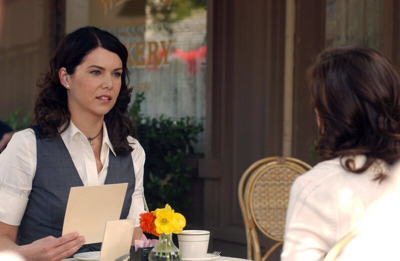 Erkennt ihre Tochter nicht wieder, als herauskommt, dass diese ein Boot gestohlen hat und im Gefängnis gelandet ist: Lorelai (Lauren Graham) … – Bild: 2004 Warner Bros. Lizenzbild frei