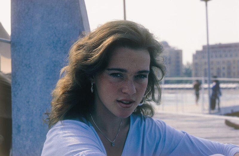 Carmen (Maruschka Detmers) ist eine begehrenswerte Frau, die in viele Rollen schlüpfen kann: Bankräuberin, Geliebte und Nichte eines Regisseurs, den sie aus seiner kreativen Talsohle holen will. – Bild: 1983 STUDIOCANAL – France 2 Cinéma. All rights reserved. Lizenzbild frei Carmen (Maruschka Detmers) ist eine begehrenswerte Frau, die in viele Rollen schlüpfen kann: Bankräuberin, Geliebte und Nichte eines Regisseurs, den sie aus seiner kreativen Talsohle holen will. – Bild: 1983 STUDIOCANAL – France 2 Cinéma. All rights reserved. Lizenzbild frei