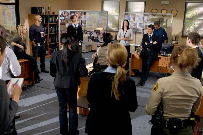 A.J. COOK, SHEMAR MOORE, MATTHEW GRAY GUBLER, PAGET BREWSTER, THOMAS GIBSON, JOE MANTEGNA – Bild: 13th Street