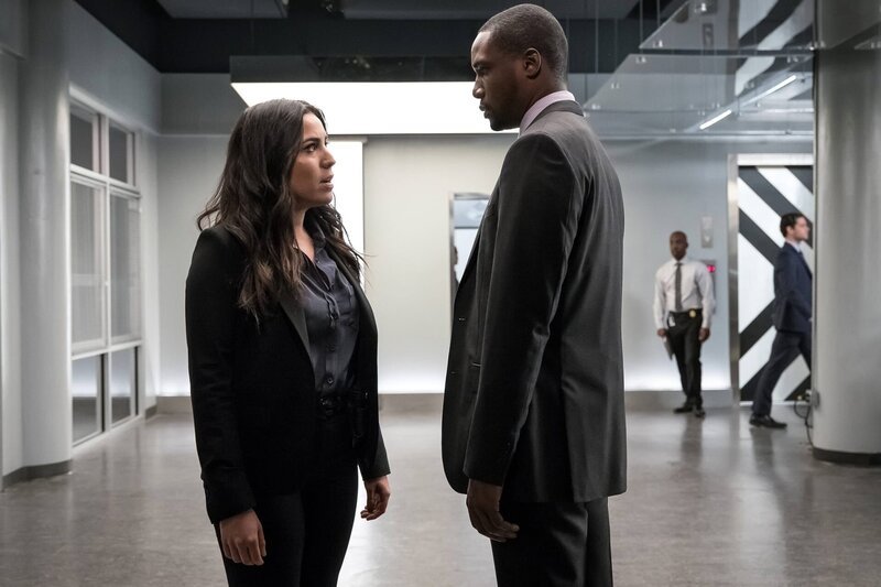 Tasha Zapata (Audrey Esparza) und Edgar Reade (Rob Brown) – Bild: PLURIMEDIA (Warner Bros)