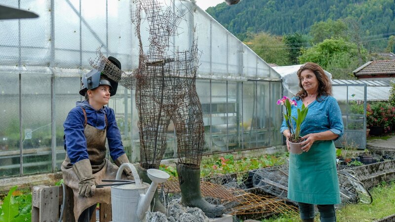 Grüner wird's nicht, sagte der Gärtner und flog davon – Bild: Bernd Schuller /​ ORF /​ Majestic