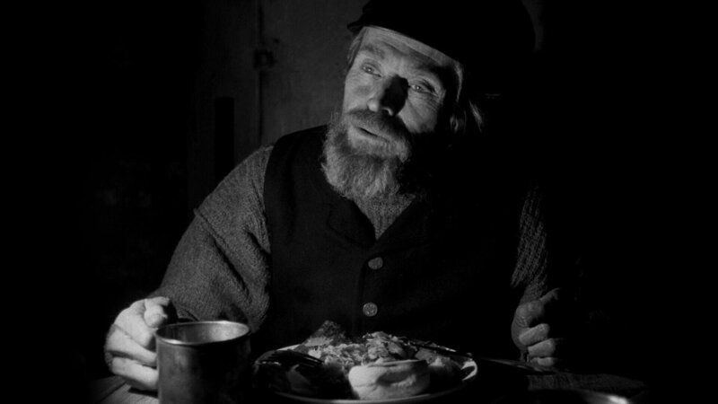 Thomas Wake (Willem Dafoe) – Bild: 2019 A24 Films LLC. All Rights Reserved. Lizenzbild frei Thomas Wake (Willem Dafoe) – Bild: 2019 A24 Films LLC. All Rights Reserved. Lizenzbild frei