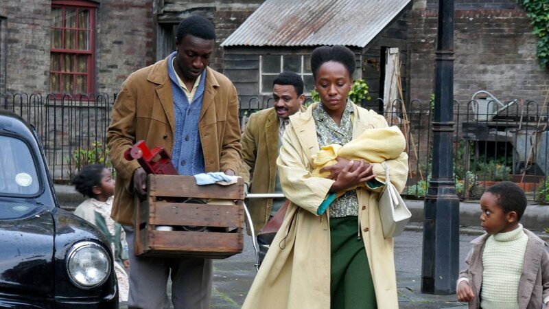 L-R: Cyril Robinson (Zephryn Taitte), Mr. Clarke (Ashley Campbell) und Mrs. Clarke (Teri Ann Bobb-Baxter) – Bild: AXN White
