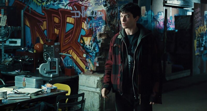 The Flash (Ezra Miller) – Bild: PLURIMEDIA (Warner Bros. France /​ Warner Bros. Pictures /​ DC Comics)