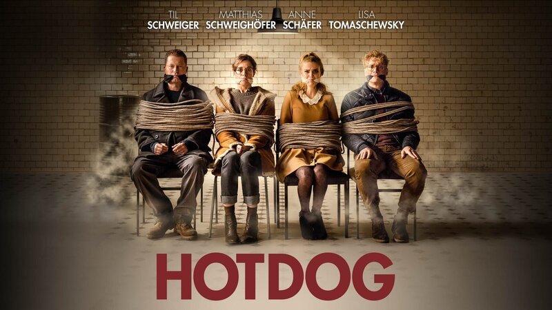 Hot Dog – Plakatmotiv – Bild: 2017 Pantaleon Films GmbH, Barefoot Films GmbH, Erfttal Film & Fernsehproduktion GmbH & Co. KG, Warner Bros. Entertainment GmbH. All rights reserved Lizenzbild frei Hot Dog – Plakatmotiv – Bild: 2017 Pantaleon Films GmbH, Barefoot Films GmbH, Erfttal Film & Fernsehproduktion GmbH & Co. KG, Warner Bros. Entertainment GmbH. All rights reserved Lizenzbild frei