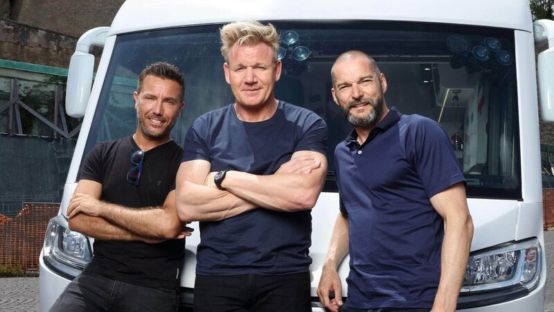 Von links: Gino D’Acampo, Gordon Ramsay und Fred Sirieix – Bild: TVNOW/​ITV
