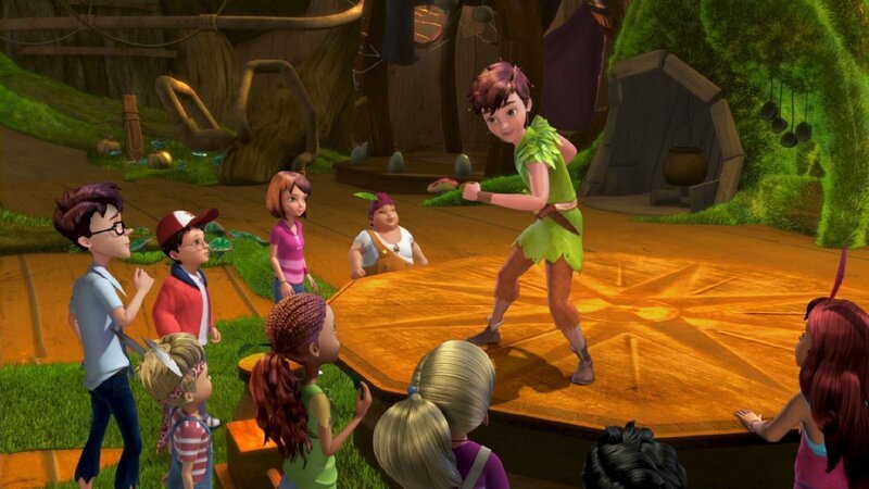 Peter Pan tanzt den Verlorenen Kindern in Nimmerland etwas vor. – Bild: ZDF/​method Film/​DQ Entertainment