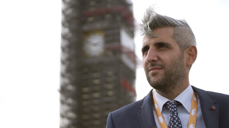 Reporter Michel Abdollahi in London auf der Illegal Wild Life Trade-Conference. – Bild: BR/NDR/Felix Meschede/Felix Meschede Reporter Michel Abdollahi in London auf der Illegal Wild Life Trade-Conference. – Bild: BR/NDR/Felix Meschede/Felix Meschede