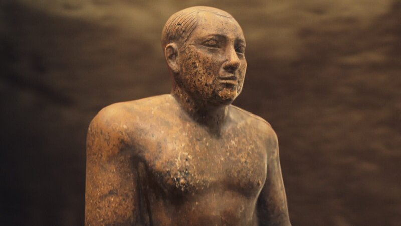 Statue des Priesters Padiamonope im Museum von Kairo. – Bild: ZDF und BLEU KOBALT