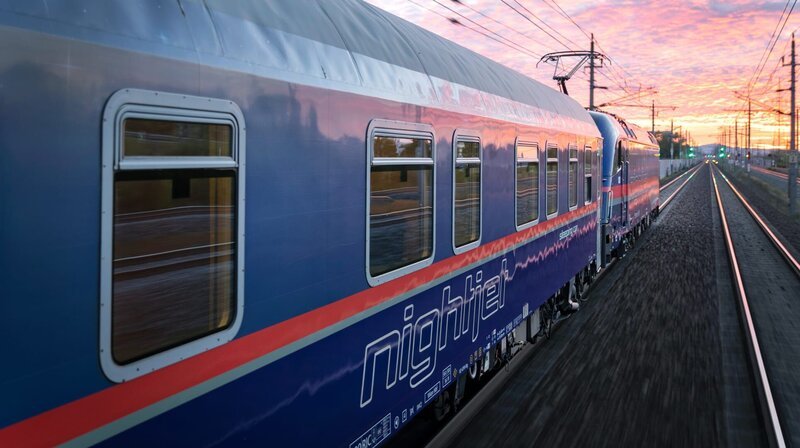 Unterwegs im Nightjet der Österreichischen Bundesbahn: Die Deutsche Bahn hat ihre Nachtzüge 2016 eingestellt. – Bild: NDR/​ÖBB-Holding AG/​Harald Eisenberger