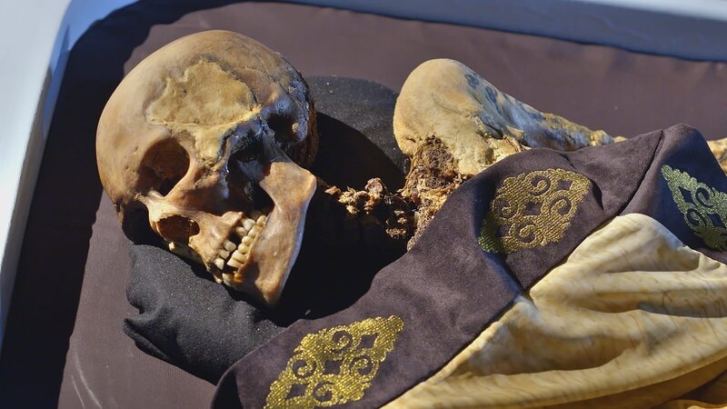 Eine 2500 Jahre alte skythische Mumie zeigt Spuren von Cannabis-Konsum. – Bild: Jürgen Rehberg