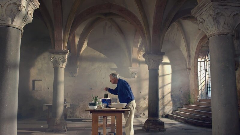 Der Medizinhistoriker Dr. Johannes Mayer erforscht mittelalterliche Rezepturen. – Bild: ZDF und Sven Bender