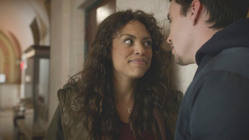 L-R: Jaime Lee Kirchner as Danny James and Huw Collins as Gabe – Bild: 2017 CBS Broadcasting, Inc. (C)13TH STREET Photocredit Mandatory, Editorial Use Only, NO archive, NO Resale