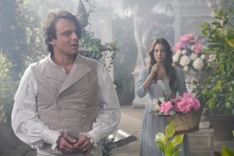 l-r:Biest (Alessandro Preziosi), Belle (Blanca Suárez) – Bild: Romance TV