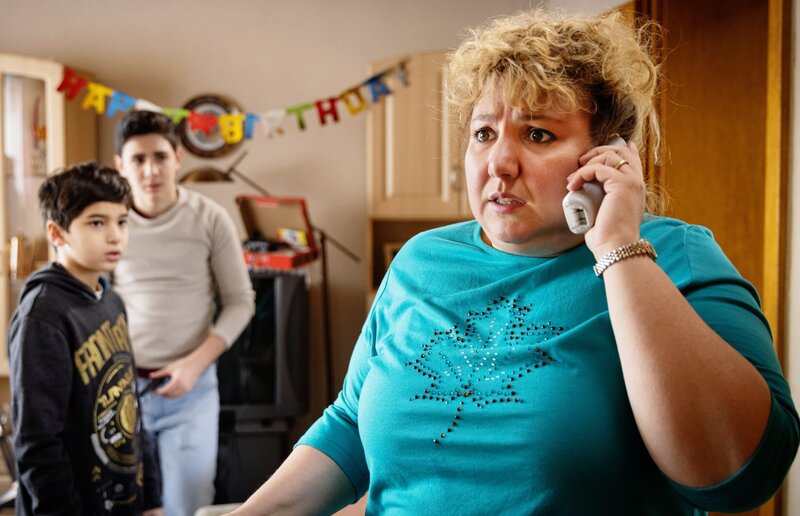 Rabiye Kurnaz gegen George W. Bush – Bild:  SRF/​Andreas Hoefer