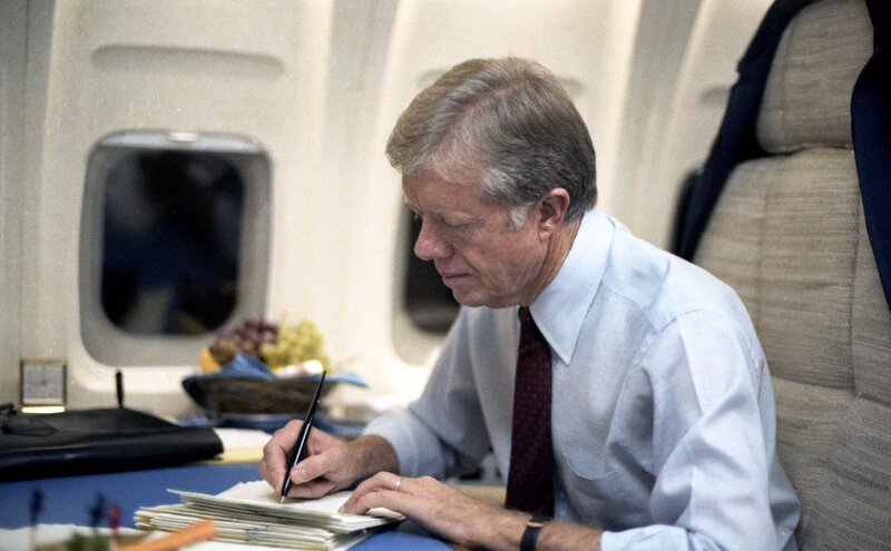 US-Präsident Jimmy Carter zur Zeit der Geiselnahme von Teheran: Seine Politik gilt als Katalysator der zuvor schon unterdrückten Spannungen zwischen dem Iran und den Vereinigten Staaten. – Bild: Clean JC Library / US-Präsident Jimmy Carter zur Zeit der Geiselnahme von Teheran: Seine Politik gilt als Katalysator der zuvor schon unterdrückten Spannungen zwischen dem Iran und den Vereinigten Staaten. US-Präsident Jimmy Carter zur Zeit der Geiselnahme von Teheran: Seine Politik gilt als Katalysator der zuvor schon unterdrückten Spannungen zwischen dem Iran und den Vereinigten Staaten. – Bild: Clean JC Library / US-Präsident Jimmy Carter zur Zeit der Geiselnahme von Teheran: Seine Politik gilt als Katalysator der zuvor schon unterdrückten Spannungen zwischen dem Iran und den Vereinigten Staaten.