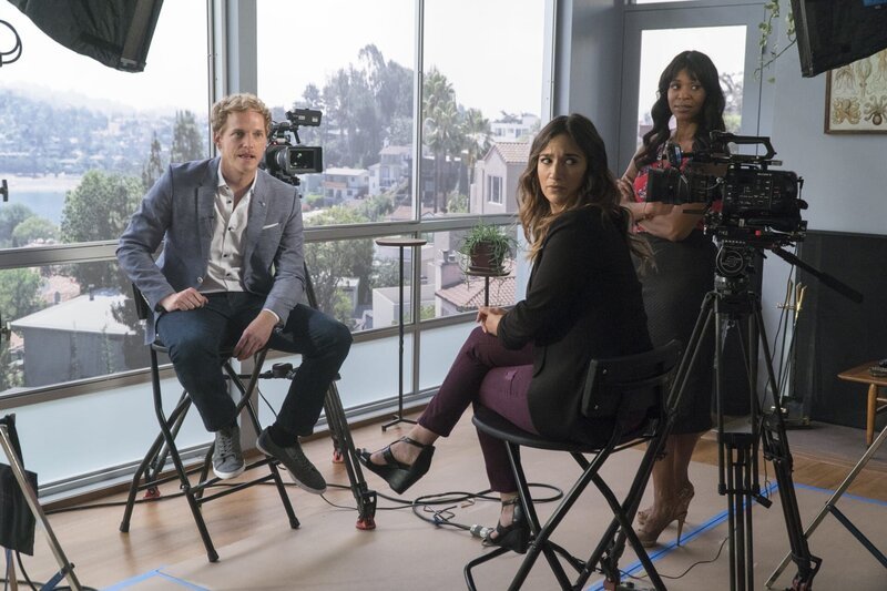 (v.l.n.r.) Jimmy (Chris Geere); Genevieve (Sas Goldberg); Candace (Merrin Dungey) – Bild: Dieses Bild darf ausschließlich nach Maßgabe der Allgemeinen Geschäftsbedingungen für die Presselounges der Sender der ProSiebenSat.1 Media SE (AGB) genutzt werden. Die in den AGB festgesetzten Rechteeinschränkungen sind unbedingt  …