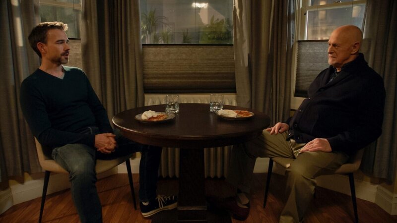 Alex (Christopher Gorham, l.); Hollace Kilbride (Gerald McRaney, r.) – Bild: HIGHEST QUALITY SCREENGRAB AVAILABLE /​ CBS ENTERTAINMENT /​ Die Verwendung ist nur bei redaktioneller Berichterstattung im Rahmen einer Programmankündigung ab 2 Monate vor der ersten Auss /​ © 2022 CBS Broadcasting Inc. All Rights Reserved.