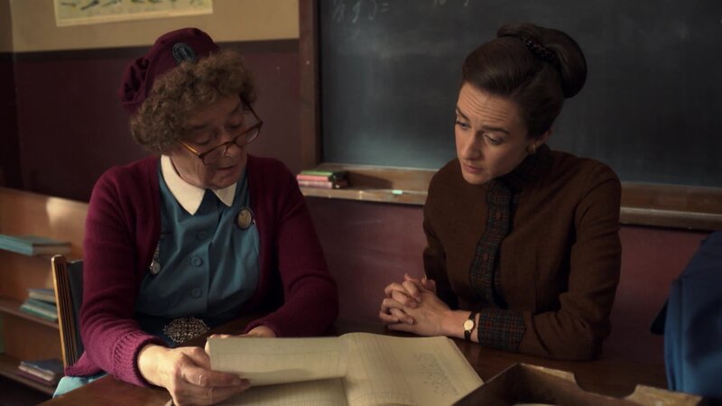 Phyllis Crane (Linda Bassett, l.) und Miss Graham (Emilia Williams, r.) – Bild: AXN White