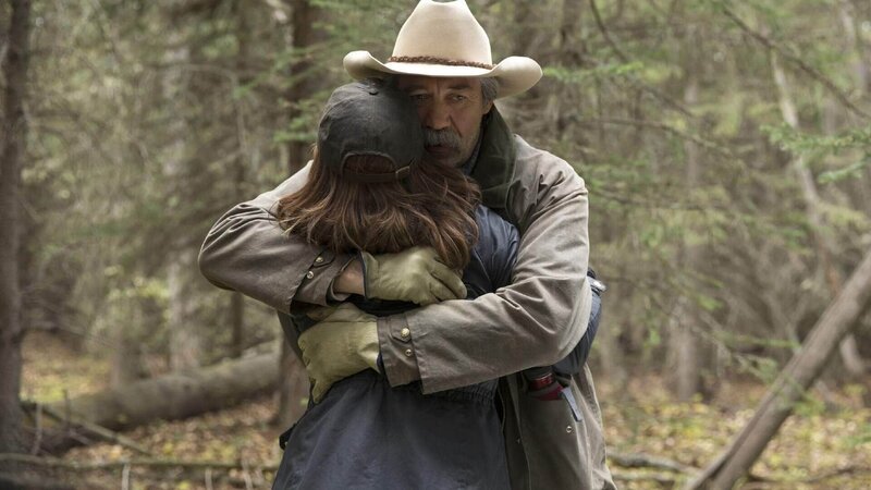 Allein in wilder Natur finden Jack (Shaun Johnston) und Lisa (Jessica Steen) wieder zusammen. – Bild: MG RTL D