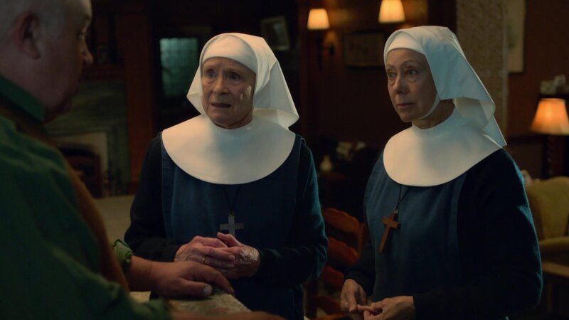 Sister Monica Joan (Judy Parfitt, l.) und Sister Julienne (Jenny Agutter, r.) – Bild: AXN White