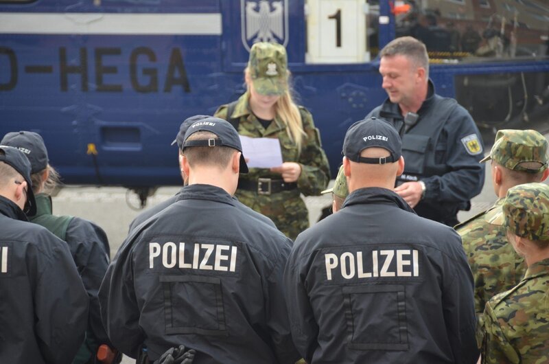Scene from the documentary Auftrag Grenzschutz – Bild: Spiegel TV Wissen (DE) /​ Astrid Buchholz