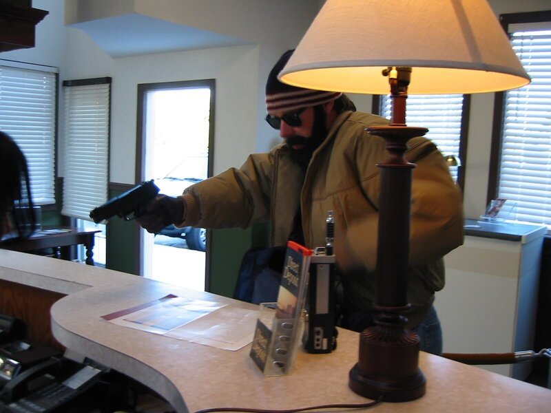 Credit institution during a robbery in Chicago. – Bild: Fox Channel