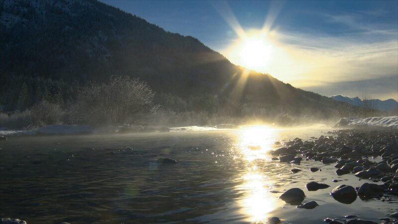 Sonnenschein über den Ahornbäume in der Eng im Karwendel in Tirol. – Bild: ORF/​Interspot Film/​Martin Haupt