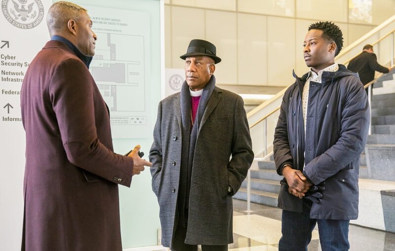 (v.li.): Carl Lumbly (Alphonse), Joe Morton (Arthur Finer), Brandon Micheal Hall (Miles Finer). – Bild: ORF/​PRO7/​Warner/​CBS/​Barbara Nitke
