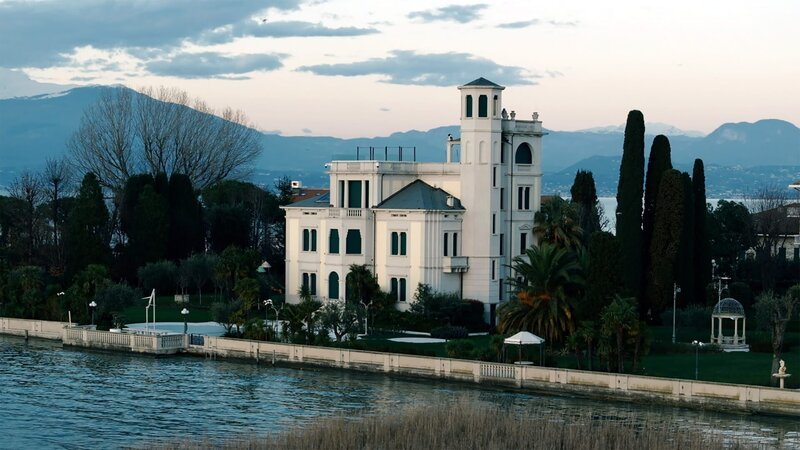 Traumhaus am Gardasee – Immobilien-Tycoon René Benkos  imposante „Villa Ansaldi“ in Sirmione. – Bild: ZDF und Lukas Maurer.