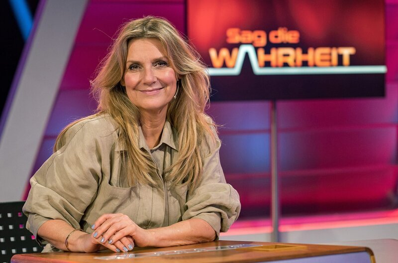 Ratespiel mit Spaß und Schwindel, jeweils montags um 22:00 Uhr im SWR Fernsehen. im Rate-Team dabei: Kim Fisher – Bild: SWR/​Christian Koch