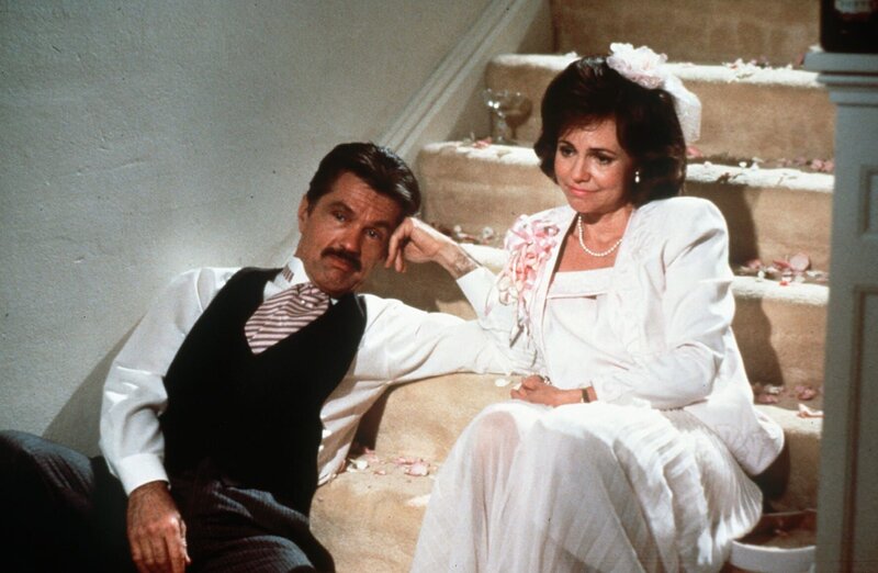 Magnolien aus Stahl – Bild: KIRCH MEDIA GMBH & CO KG AA