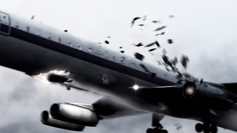Blick auf den Arrow Air Flug 1285, der während des Starts auseinanderbricht. Die Ermittler kommen zu dem Schluss, dass das Flugzeug ordnungsgemäß für den Start konfiguriert war. Sie müssen also eine andere Erklärung für den Unfall finden, bei dem am 12. Dezember 1985 248 Menschen ums Leben kamen. – Bild: PLURIMEDIA (Cineflix)